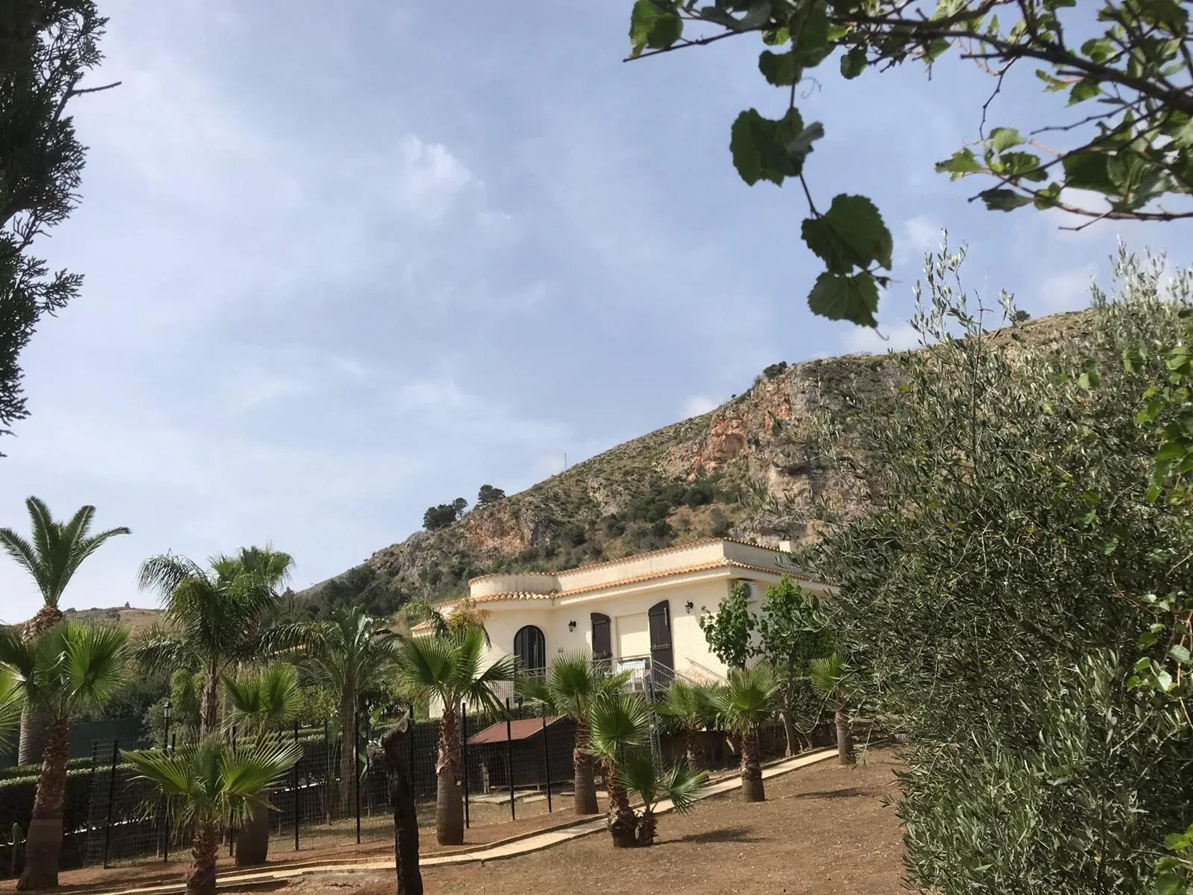 Villa Girolama Bellissima villa con Piscina alle pendici di Erice e vista Monte Cofano — Valderice (foto 30)