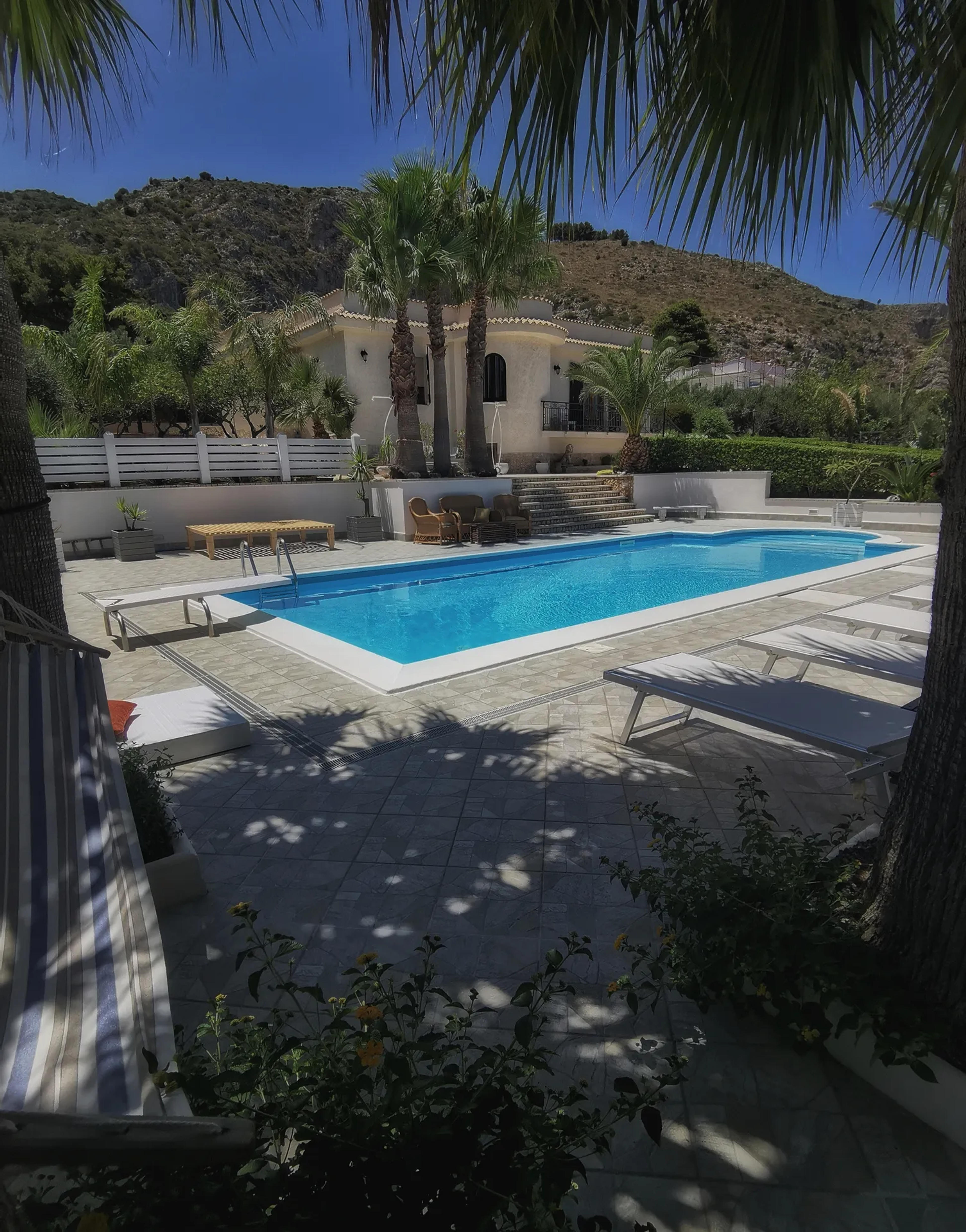 Villa Girolama Bellissima villa con Piscina alle pendici di Erice e vista Monte Cofano — Valderice (foto 37)