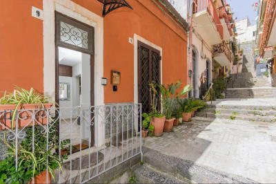 Casa a due passi dal mare - Aci Trezza — casa vacanza a Aci Castello