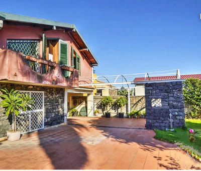 B&B La Casa del Ficus — casa vacanza a Acireale